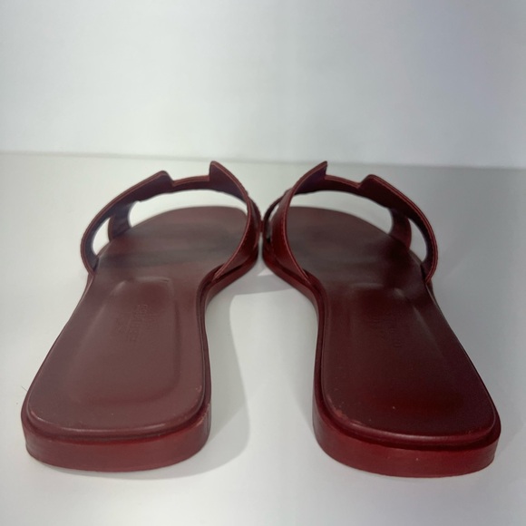 Hermes Oran Sandals in Rouge - Picture 8 of 11